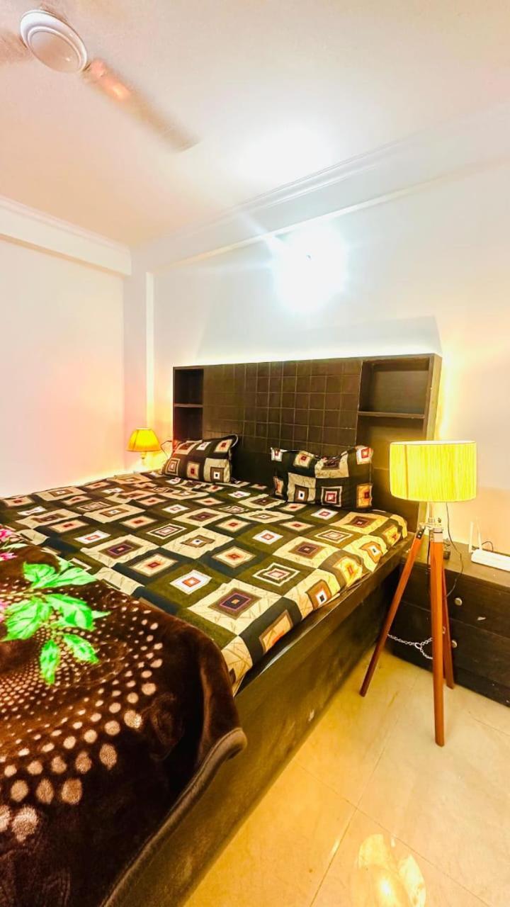 Couples Friendly New Delhi